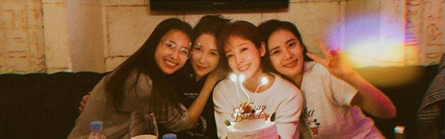 한지민, 한효주·이지아·추자현과 생일축하 인증샷…"고마워" 
