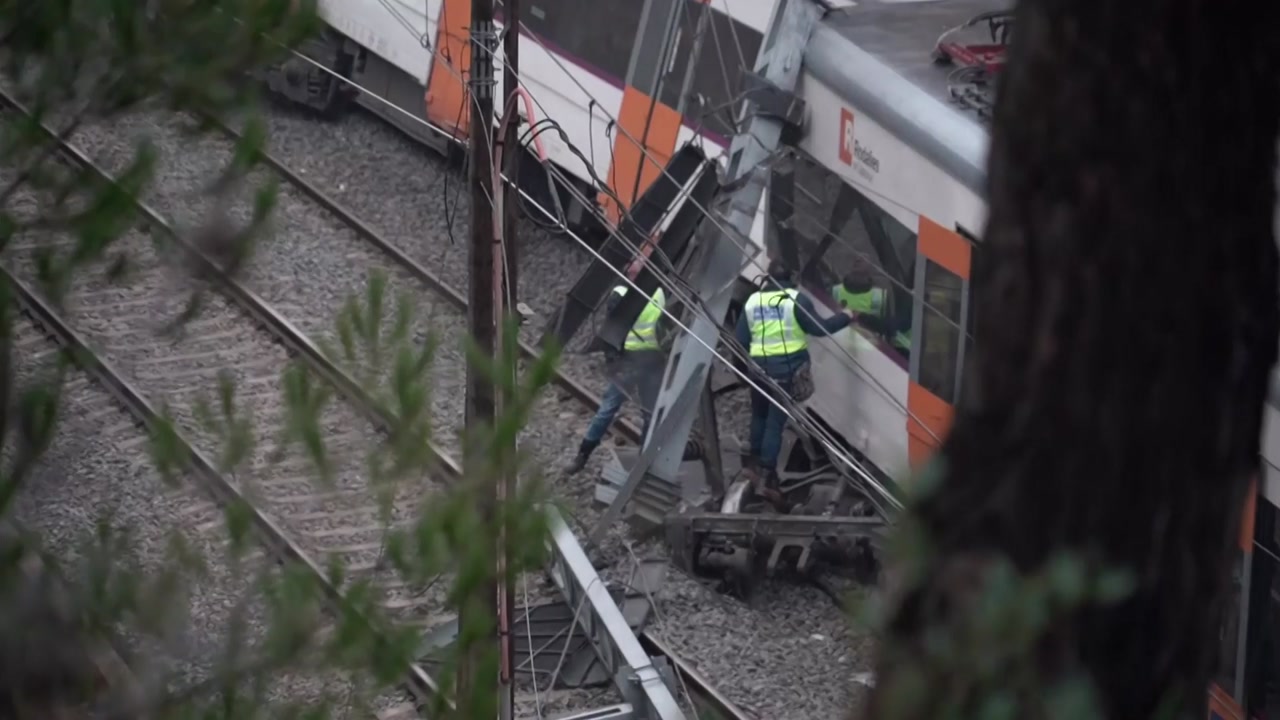 스페인 열차 탈선 사고로 1명 숨지고 44명 부상