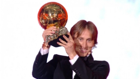 10년 '메날두 시대' 종료...모드리치, 발롱도르 수상