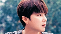 '신화' 신혜성, 소속사 라이브웍스컴퍼니와 세 번째 재계약 '신화' 신혜성, 소속사 라이브웍스컴퍼니와 세 번째 재계약