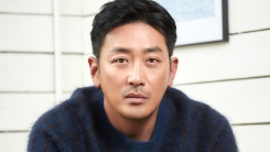 "작품 선보일 때마다 불안해"...하정우의 고백 "작품 선보일 때마다 불안해"...하정우의 고백