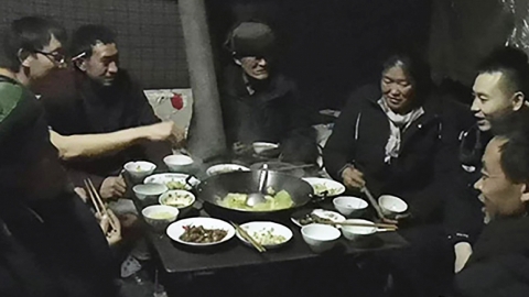 화재 사고로 15년간 기억 잃은 中 여성, 눈물의 가족 상봉