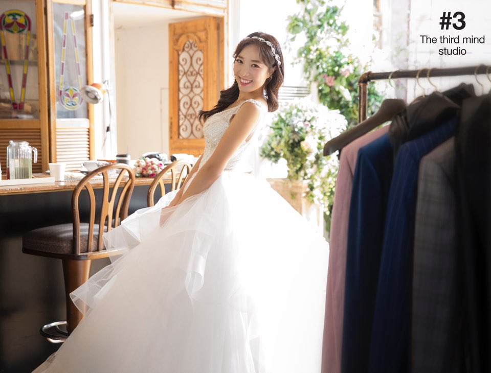 방송인 김현영, 3월31일 결혼 "신혼여행은 세계일주" 