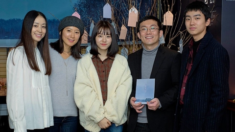 김희애, 나카무라 유코와 만났다...'만월', 촬영 돌입 | YTN