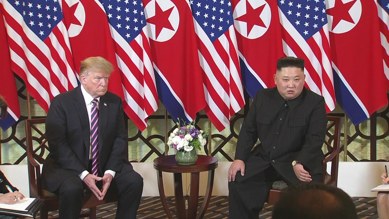 트럼프·김정은 261일 만에 다시 만났다