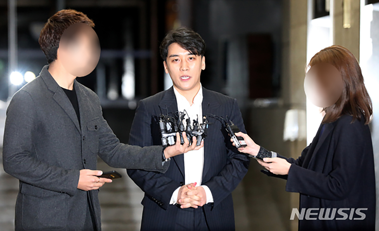 승리·정준영 카톡 신고 변호사 "카톡방에 언급된 인물, 강남서장보다 높아"