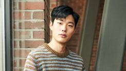 류준열 "돈 중요하냐고? 없으면 없는 대로 살죠" 류준열 "돈 중요하냐고? 없으면 없는 대로 살죠"