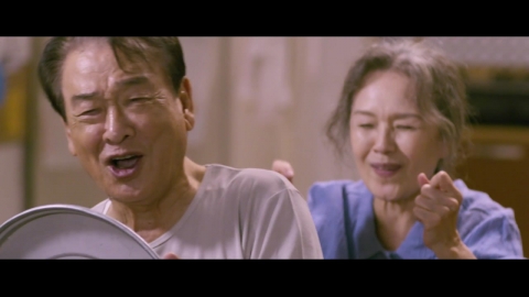 부부 동반 치매 소재의 애틋한 로맨스 '로망'