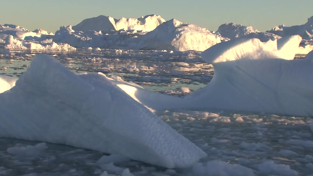 '예측 수준 뛰어넘었다' 충격적인 빙하 유실 속도
