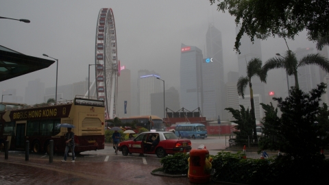 홍콩, 비 내리는 빅버스에서 느낀 해방감