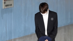 '성관계 몰카' 정준영, 공판준비기일 출석 "혐의 인정, 성폭행 사건 병합 원해" '성관계 몰카' 정준영, 공판준비기일 출석 "혐의 인정, 성폭행 사건 병합 원해"
