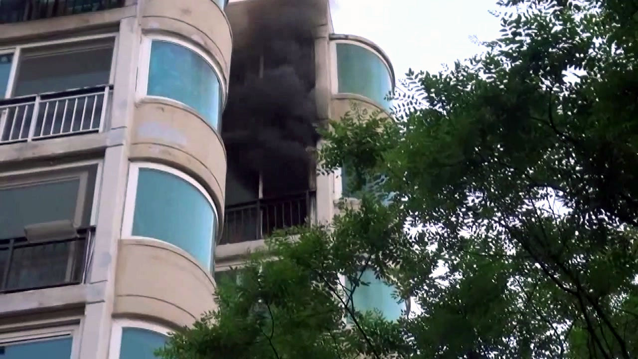 서울 중계동 아파트서 불...1명 연기 흡입