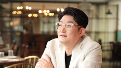 김현철 "휘인X화사, 감성 완벽 소화…녹음 일찍 끝났다" 김현철 "휘인X화사, 감성 완벽 소화…녹음 일찍 끝났다"