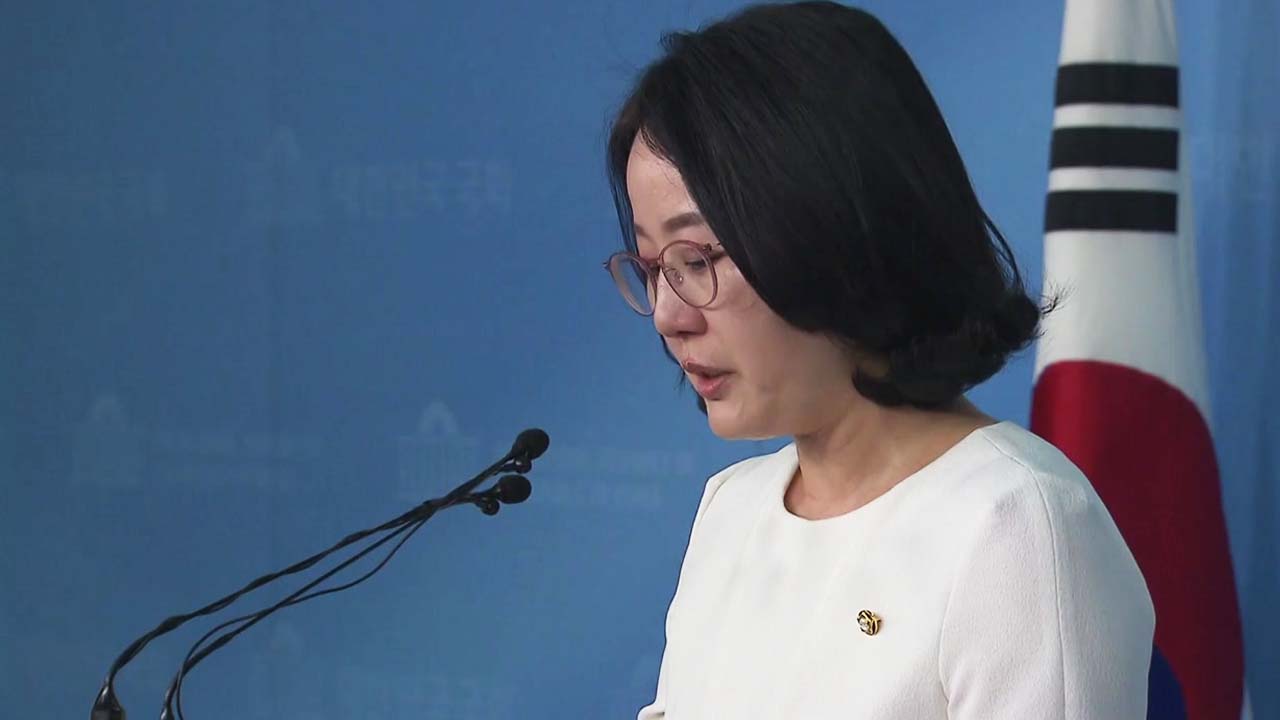'한센병' 파문 사과...한국당 "언론 포털 극우 프레임 공격" 역공