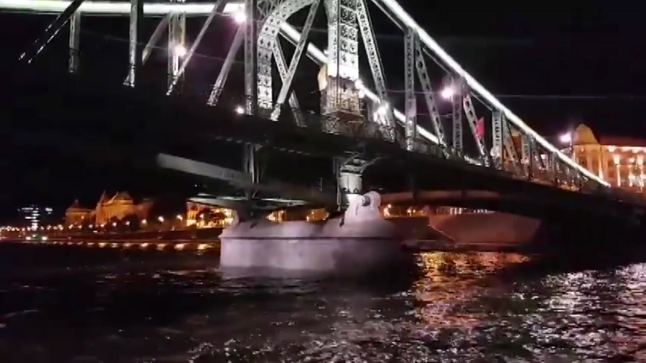 헝가리 다뉴브강 유람선 침몰..."한국인 7명 사망·19명 실종"