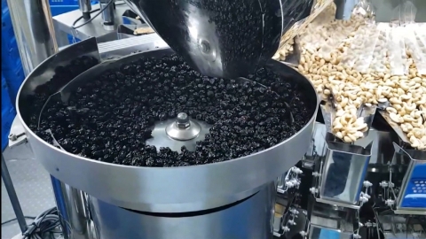 유통기한 지난 100억대 견과류 판매하다 적발