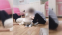 공직기강 '와르르'...근무 중에 불법 미용시술