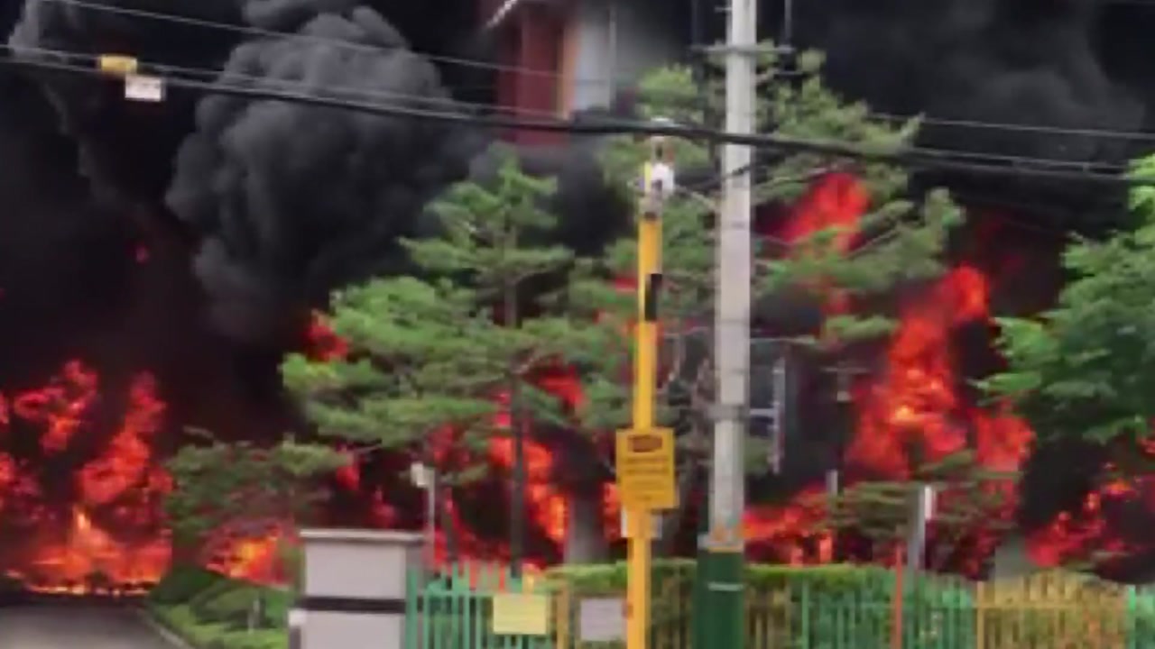 서울 은명초에서 큰불...학생·교사 등 140명 대피