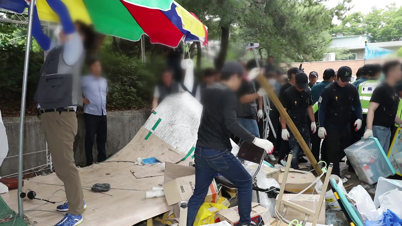 청와대 앞 천막 철거·광화문광장 통제...'철통 경계'