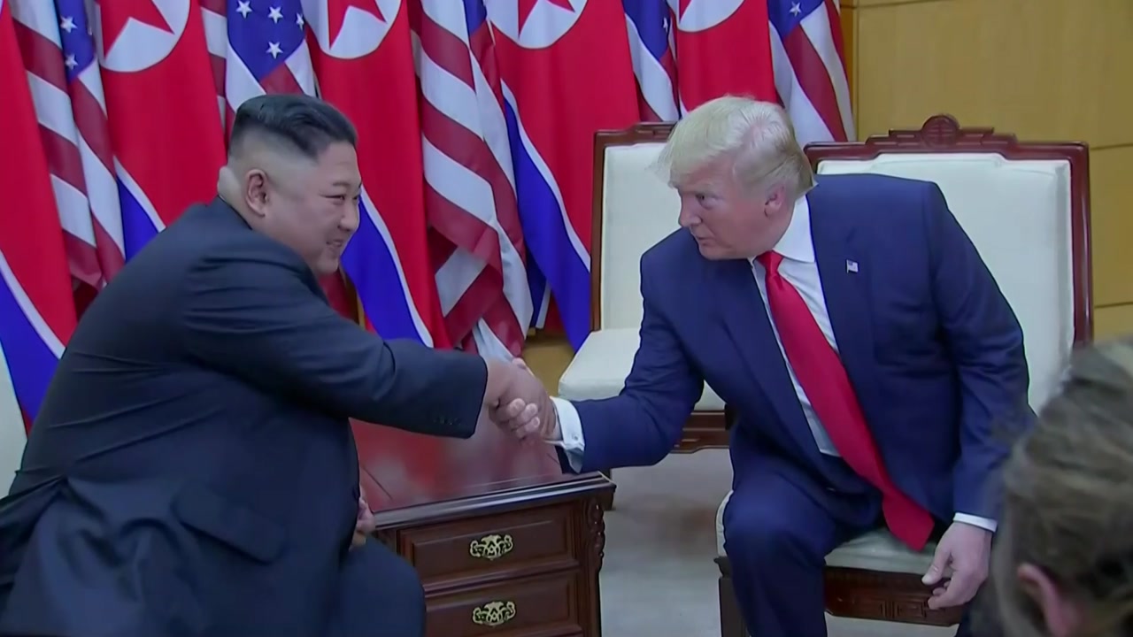 [현장영상] 김정은 "우린 훌륭한 관계"·트럼프 "역사적인 순간"