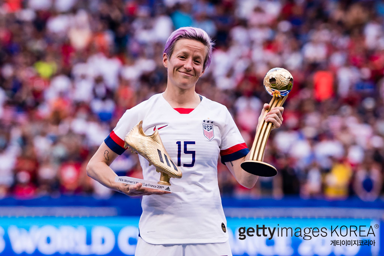 여자 월드컵 우승한 미국...관중석에서 나온 "동일 임금" 외침