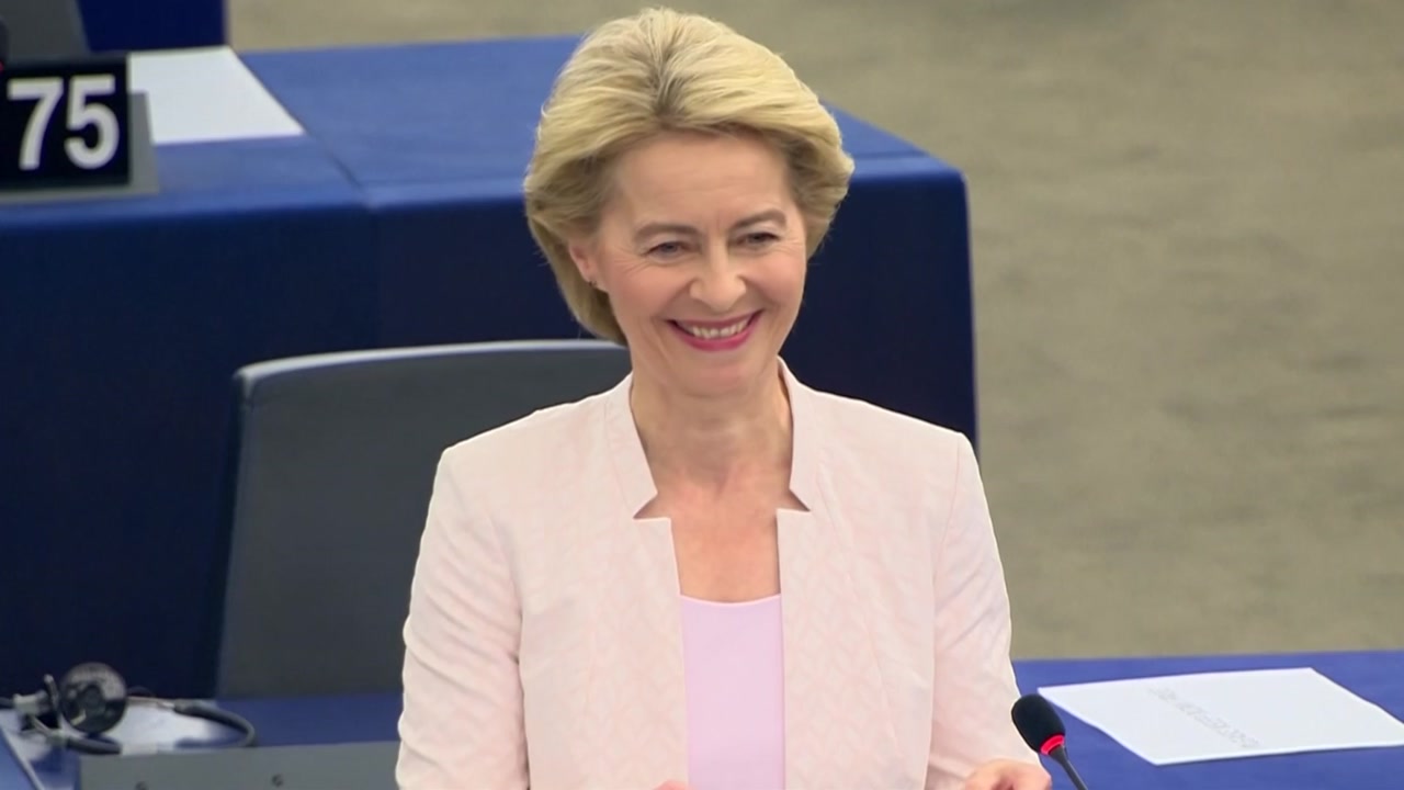 첫 여성 EU 집행위원장 탄생...'유리천장' 깨고 EU 수장 등극