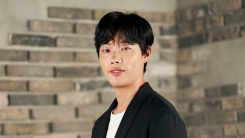 "초라하고 열악"...류준열, '봉오동 전투' 찍으며 울컥했던 이유 "초라하고 열악"...류준열, '봉오동 전투' 찍으며 울컥했던 이유