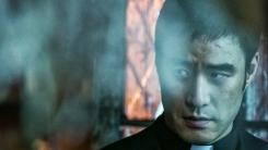 '변신' 성동일 "배성우 사제복, 작업복에 가까워" '변신' 성동일 "배성우 사제복, 작업복에 가까워"