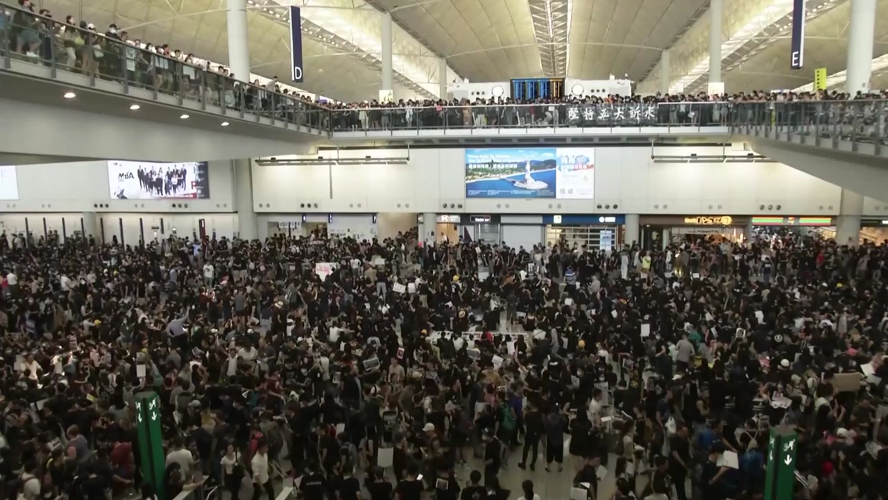 홍콩공항 "오늘 오전 6시부터 운항 재개"