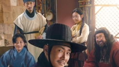 기상천외한 조작단 '광대들' VS 무서운 가족 '변신' 기상천외한 조작단 '광대들' VS 무서운 가족 '변신'