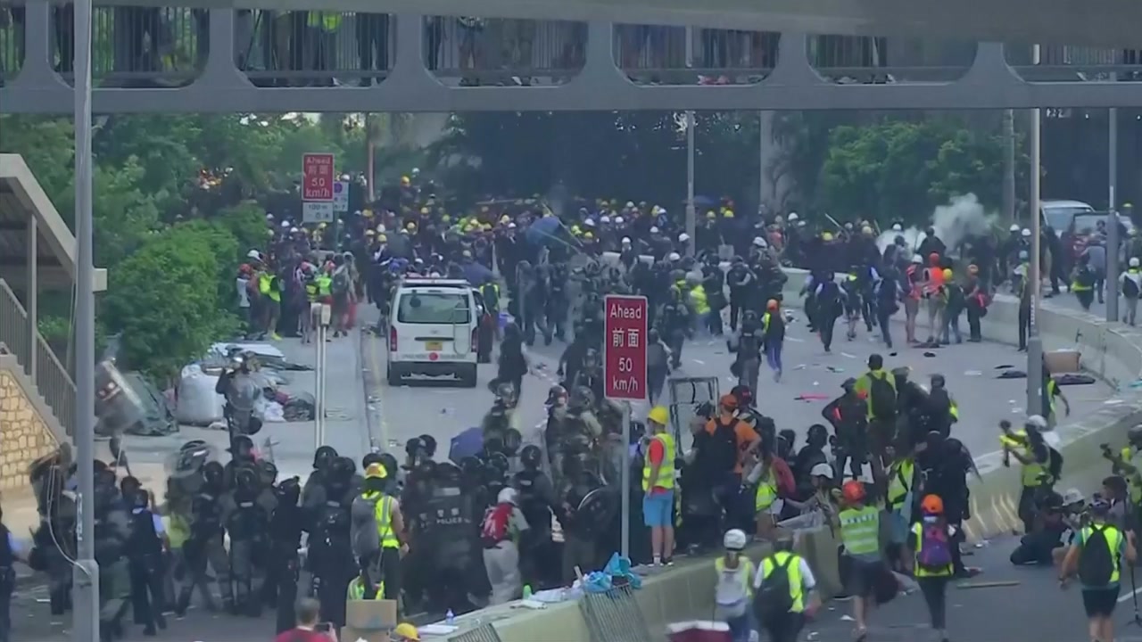 홍콩 주말 시위 12주째...곳곳서 시위대·경찰 충돌