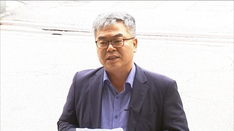 '조국 압수수색 누설 고발' 박훈 변호사 경찰 조사