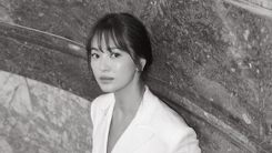 송혜교, 뉴욕패션위크 참석…화이트 점프수트 완벽 소화 송혜교, 뉴욕패션위크 참석…화이트 점프수트 완벽 소화