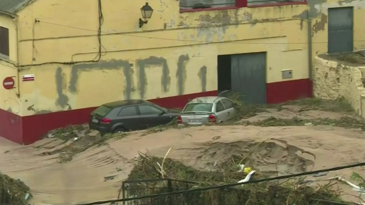 스페인 남동부 100년만에 '최악' 홍수...마을 곳곳 침수 피해