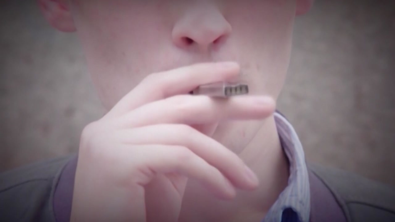 美 월마트, '폐질환 의심' 전자담배 판매 중단
