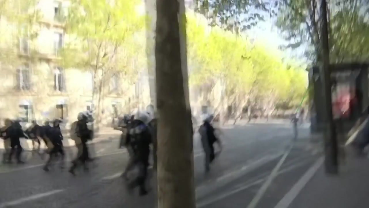 프랑스, '노란 조끼' 시위 등 동시다발 집회 열려...경찰, 최루가스 강경 대응