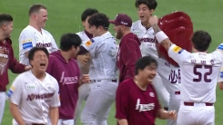키움, 이틀 연속 극적 끝내기로 준플레이오프 2연승 키움, 이틀 연속 극적 끝내기로 준플레이오프 2연승