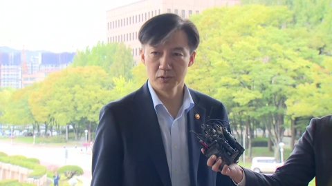 조국 "특별히 드릴 말씀 없다...국정감사 준비할 것"