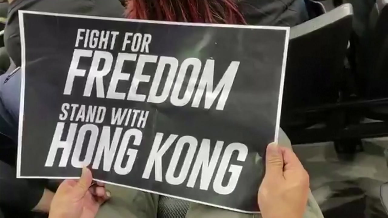 美 NBA 경기 도중 '홍콩 지지' 시위