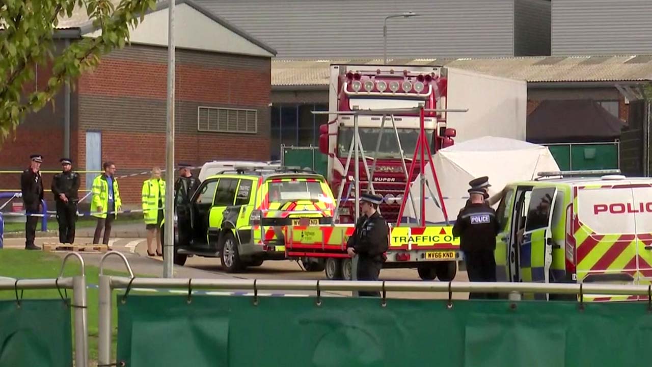 영국 컨테이너 집단사망 사건 관련 4명 체포