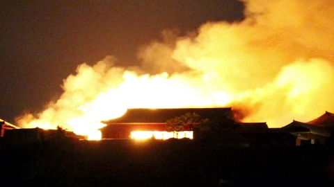日 국보 오키나와 '슈리성'에 화재...중심 건물 전소