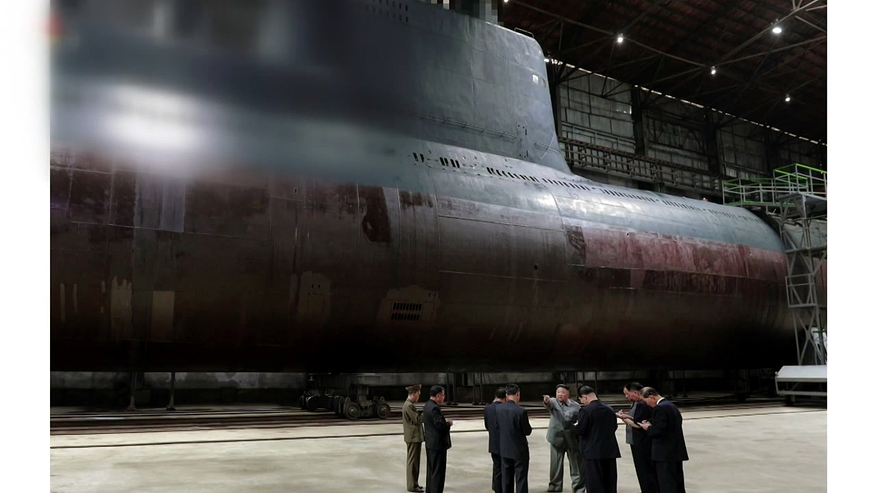 국정원 "늦어도 다음 달 초 북미회담...신형 잠수함 마무리 단계"