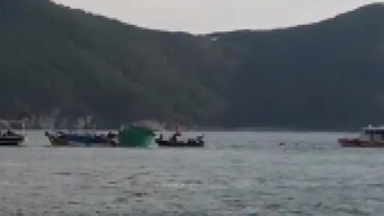 통영 한산도 인근에서 낚싯배와 해녀 선박 충돌