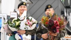 "손편지부터 포옹까지"…태양X대성, 팬사랑 넘치는 전역 기념 팬미팅 "손편지부터 포옹까지"…태양X대성, 팬사랑 넘치는 전역 기념 팬미팅