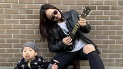 '귀여운 아기 뒤에 시선강탈 엄마'...이미도, SNS 시리즈 화제 '귀여운 아기 뒤에 시선강탈 엄마'...이미도, SNS 시리즈 화제