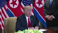 트럼프 "김정은 신속 행동 나서야"...'연합훈련 연기' 뒤 대화 촉구