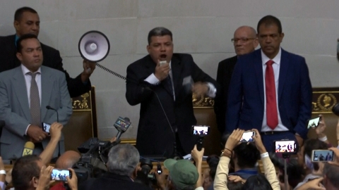 베네수엘라, '한 나라 두 대통령' 이어 '두 국회의장'