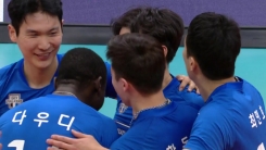현대캐피탈, 3연승 신바람...선두경쟁 유지 현대캐피탈, 3연승 신바람...선두경쟁 유지