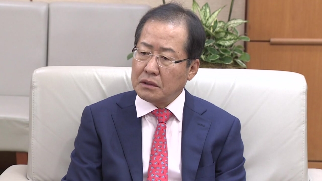 홍준표 "이제 그만 놓아 달라...들러리 아닌 나는 홍준표"