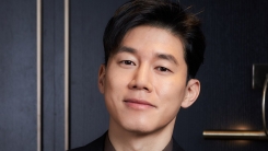 김무열 "라미란 누나 바짓가랑이 붙잡고 쫓아갔어요" 김무열 "라미란 누나 바짓가랑이 붙잡고 쫓아갔어요"